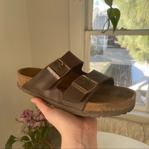 BROWN BIRKENSTOCKS
